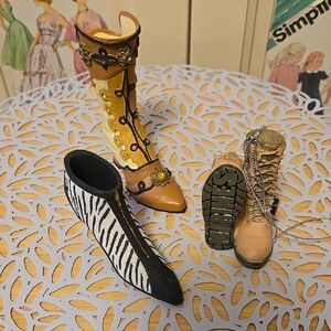 3 boot ornaments